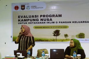 Erwita Poetri, Sekretaris HAPSARI dalam sesi Evaluasi dan Pembelajaran program Rumah NUSA & Kampung NUSA