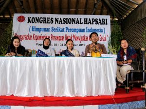 Sapei Rusin (PERGERAKAN) Bandung, dalam sesi Berbagi Pengetahuan Membangun Gerakan Rakyat.