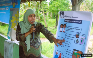 Siti Khadijah, memfasilitasi Pelatihan Perencanaan Bisnis