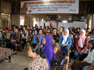 Suasana Kongres IV HAPSARI di Puncak Suroloyo, Peserta serius mengikuti proses.