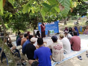 Petani sawit laki-laki & perempuan dalam Pelatihan GESI 