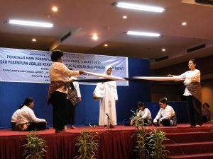 Teater Perempuan dalam kegiatan Jaringan di Medan, memperingati hari Perempuan Internasional (Maret 2010)