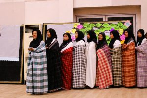 Salah satu sesi latihan Teater Perempuan, untuk pementasan dalam pelatihan di Medan.