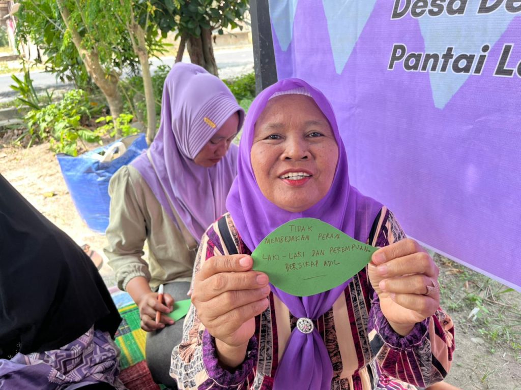Anggota Komunitas dalam salah satu kegiatan penguatan kesadaran keadilan gender.